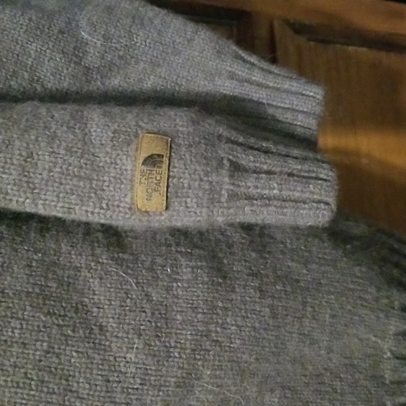 The North Face Sweater - Picture 2 of 5